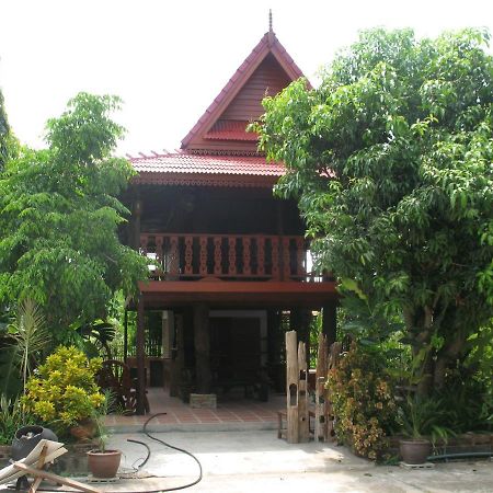 Teak House Chiang Mai Hotell Eksteriør bilde
