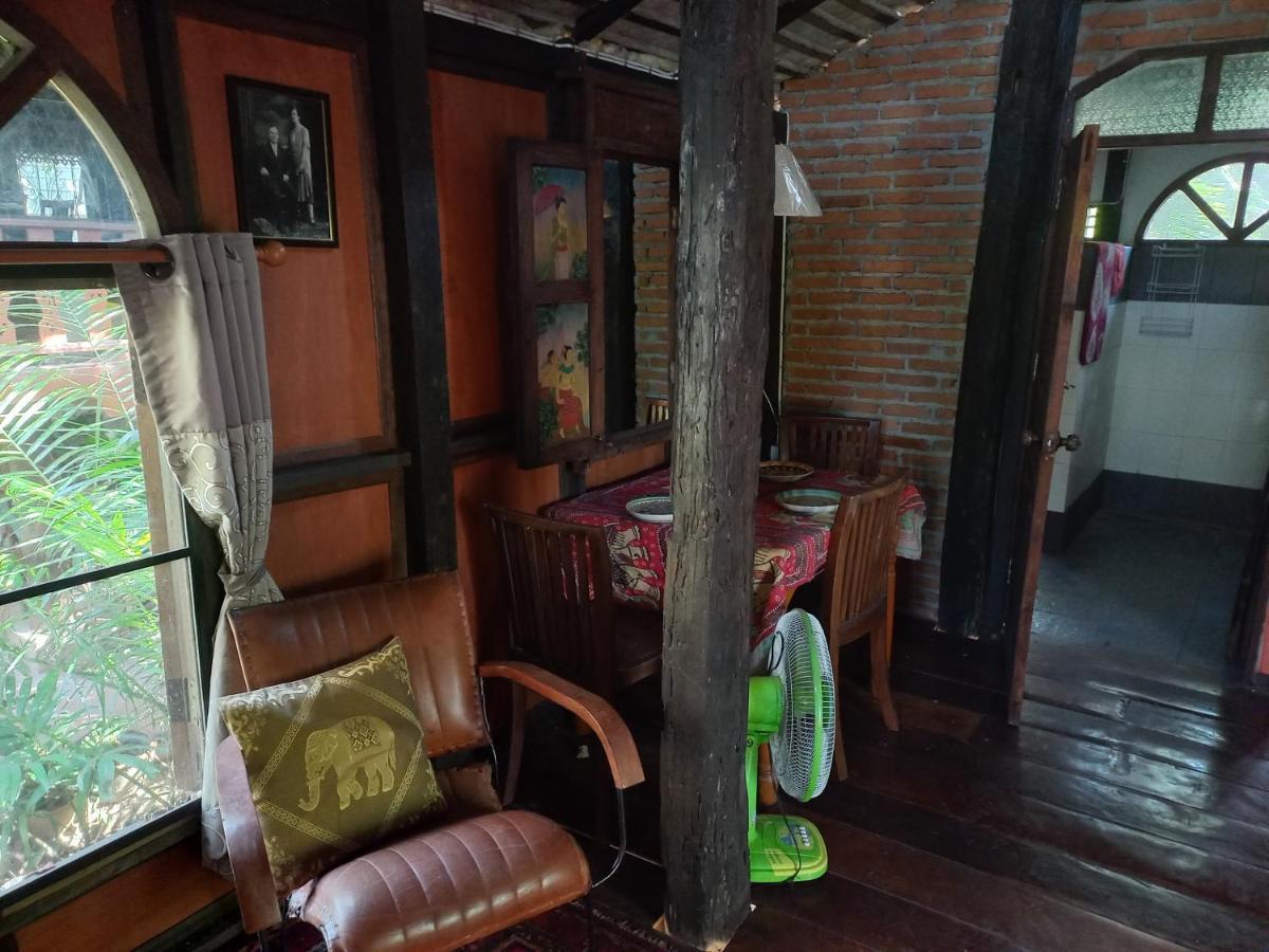 Teak House Chiang Mai Hotell Eksteriør bilde