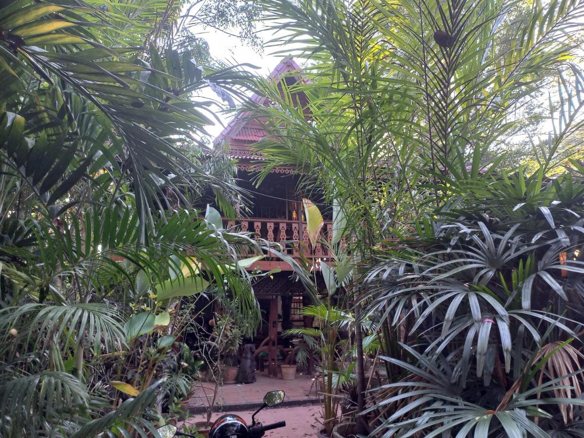Teak House Chiang Mai Hotell Eksteriør bilde