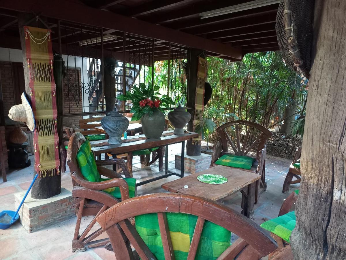 Teak House Chiang Mai Hotell Eksteriør bilde