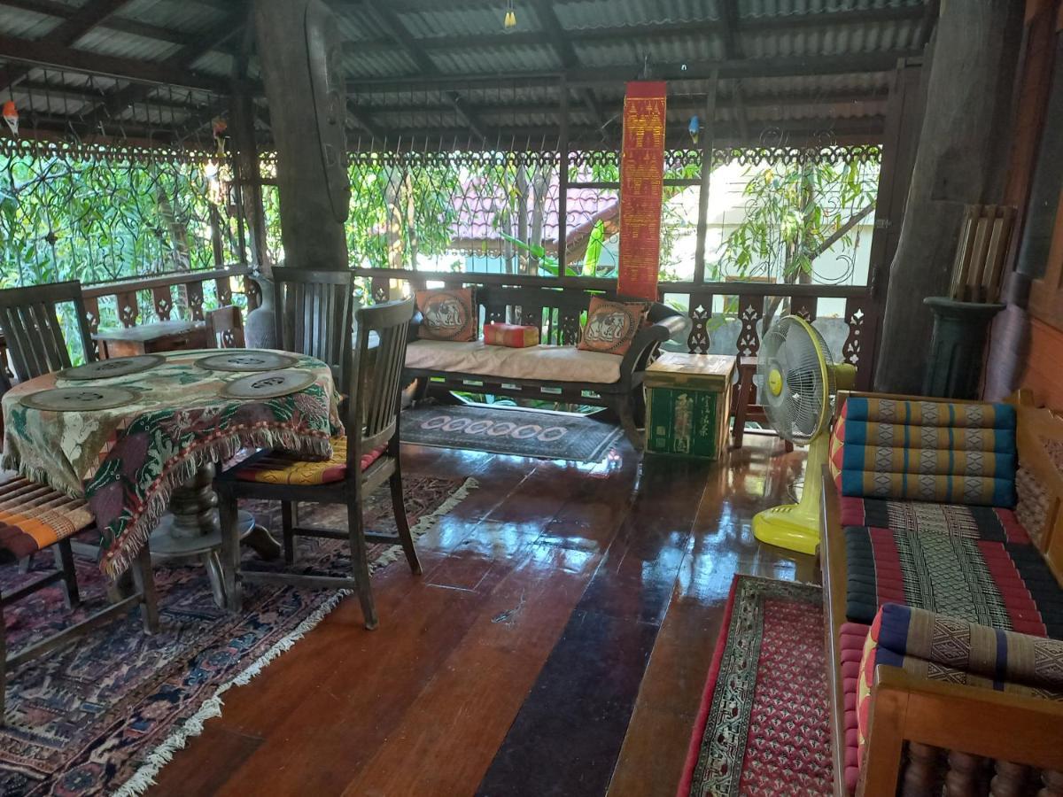 Teak House Chiang Mai Hotell Eksteriør bilde
