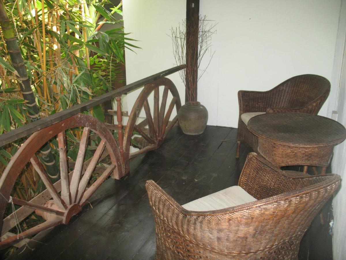 Teak House Chiang Mai Hotell Eksteriør bilde