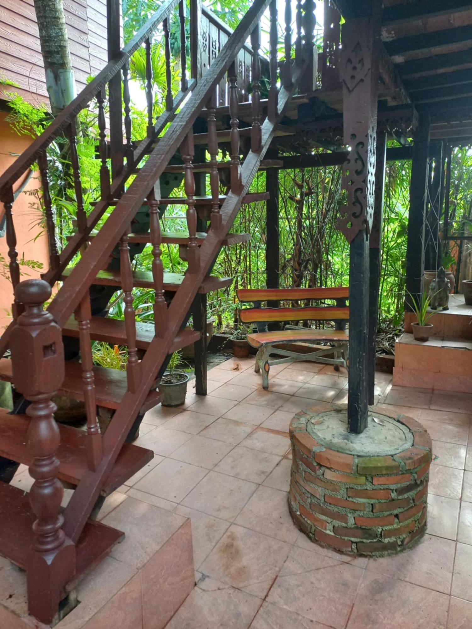 Teak House Chiang Mai Hotell Eksteriør bilde